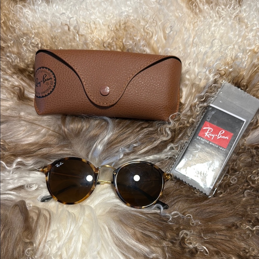 Ray-Ban Tortoise Shell Sunglasses with Brown Case